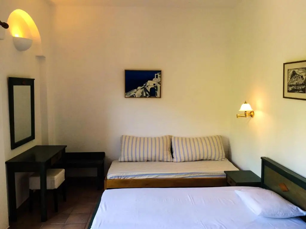 Mealos Apartments