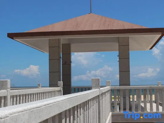 Nanhai Bay Holiday Apartment (Hailing Island Shili Silver Beach)