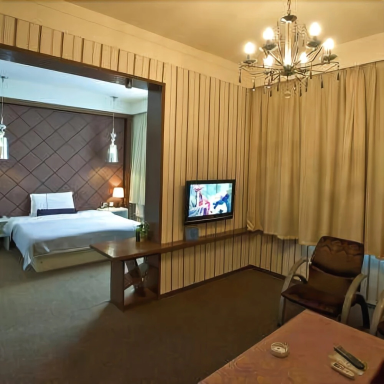 Lushang Dongyuan Hotel