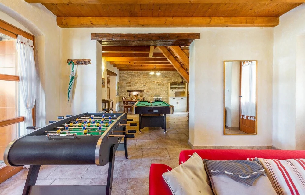 Amazing Home in Boduleri With Wifi and 4 Bedrooms