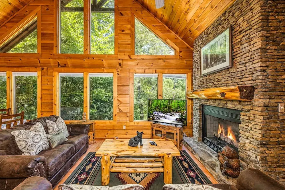 Dog Friendly Secluded Cabin Whot-tub & Sleeps 12
