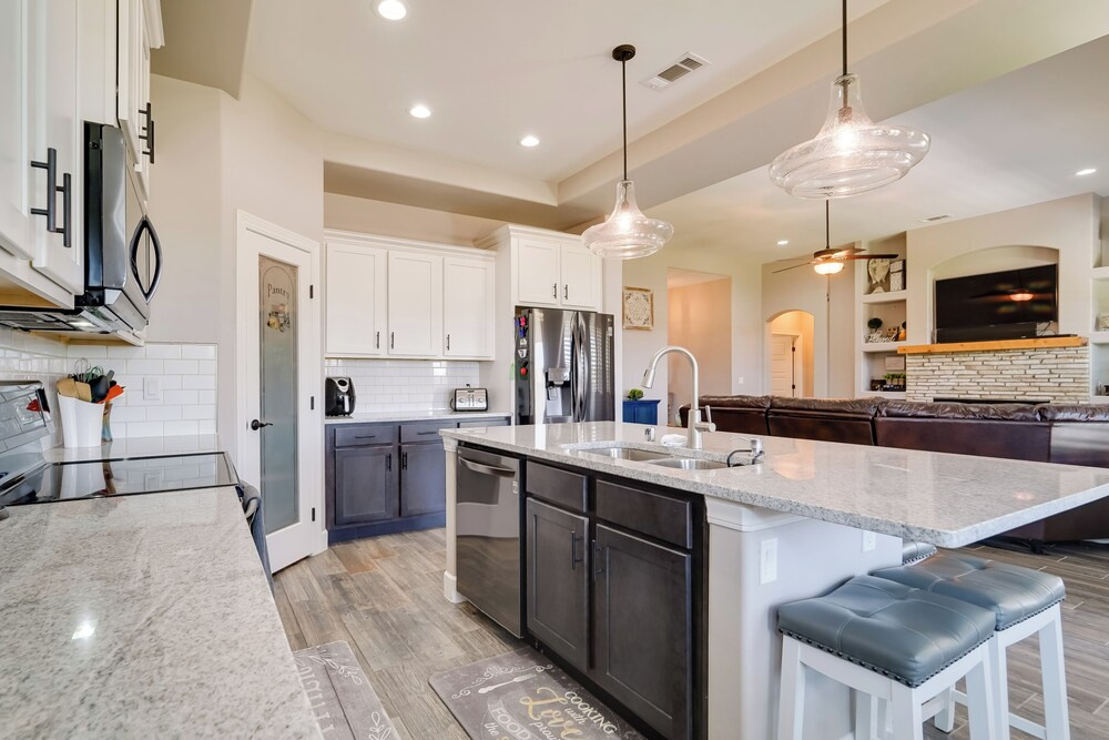 Carlsbad Retreat w/ Fire Pit & Fenced Yard!