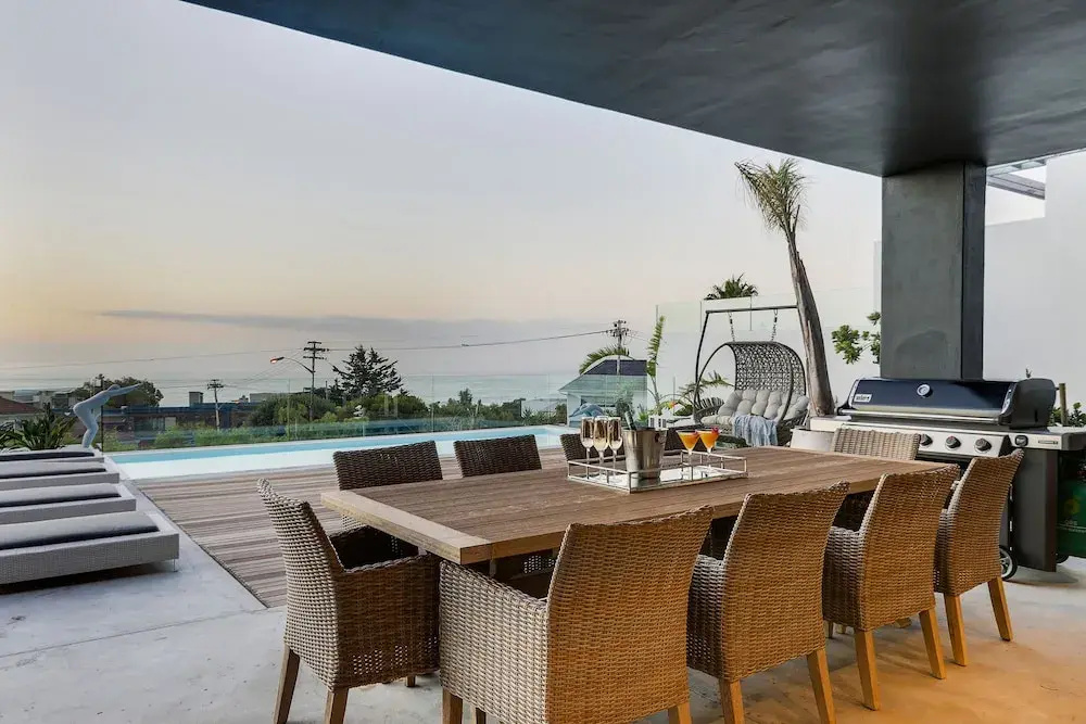 Jo Leo - Camps Bay Lux Villa with views & pool
