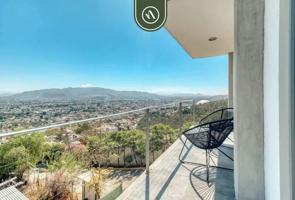 3 BR Condo - Panoramic Views - 5 Min to Downtown