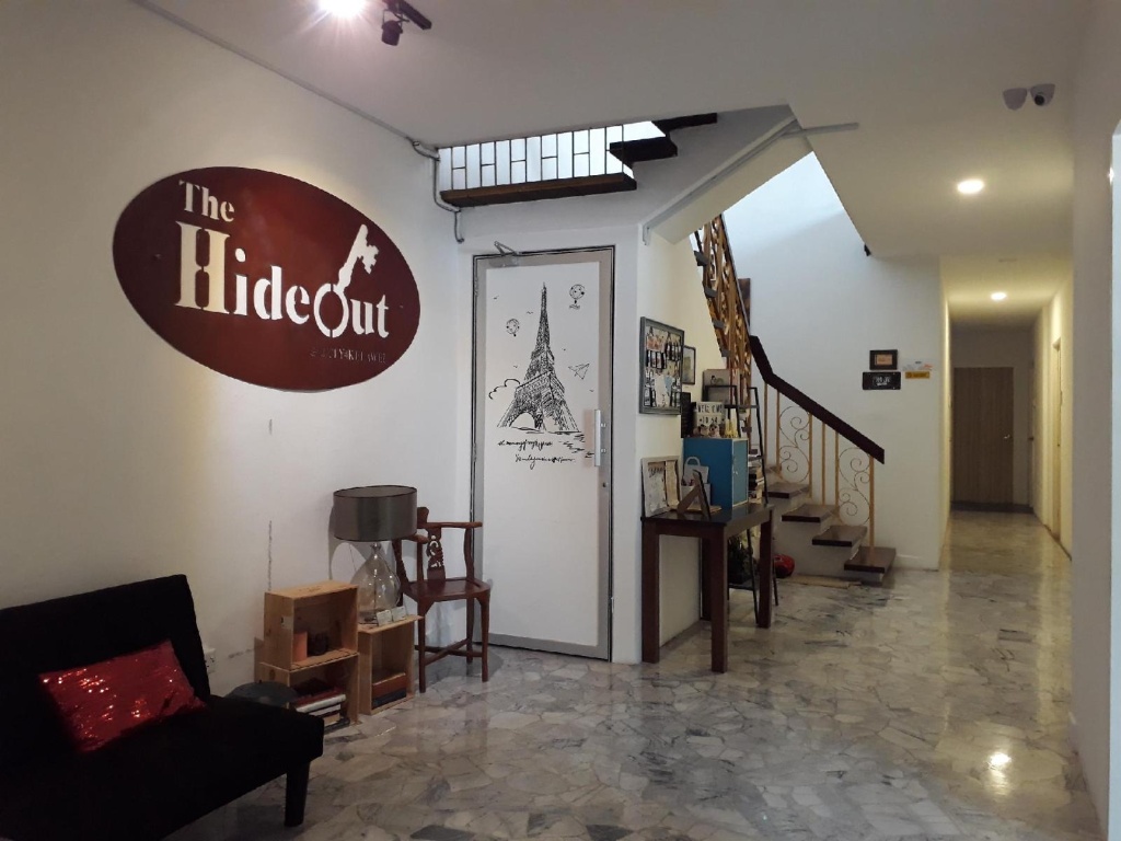 Hideout@Sixty4