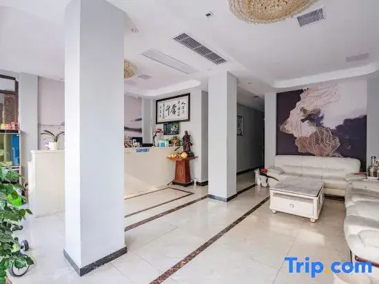 Yongcheng Lizhen shangwubinguan Hotel