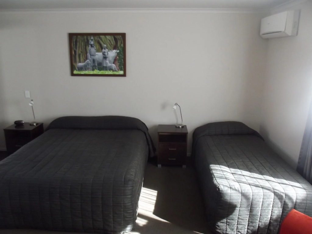 Arena Court Motel