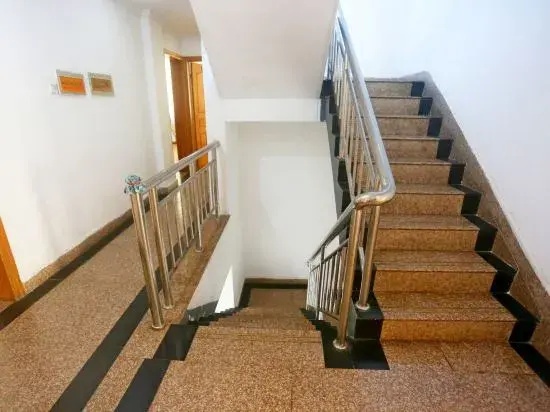 Huayuan Homestay (Huangshang Scenic Area South Gate)