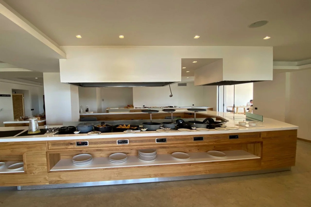 Helios Beach Hotel & Bungalows