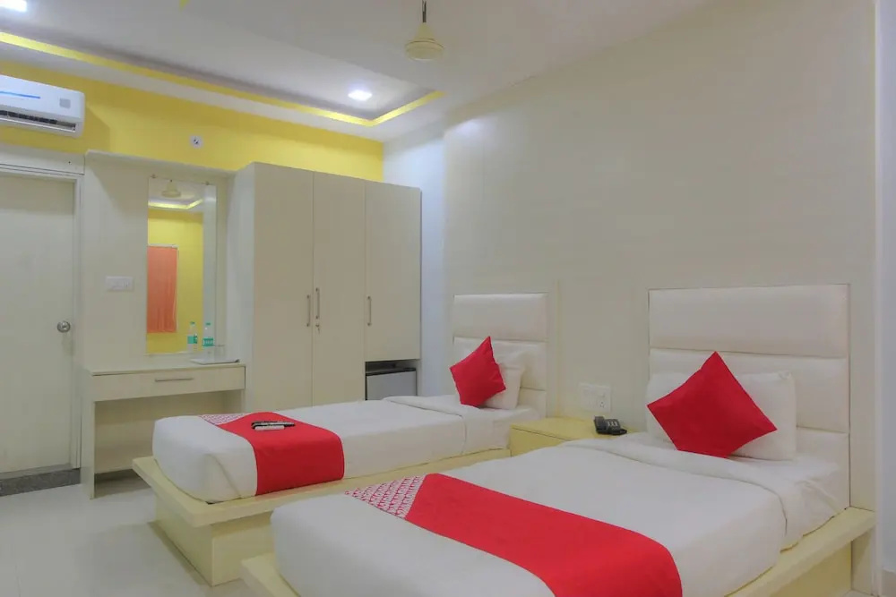 Capital O 15965 Hotel Nandi Gateway