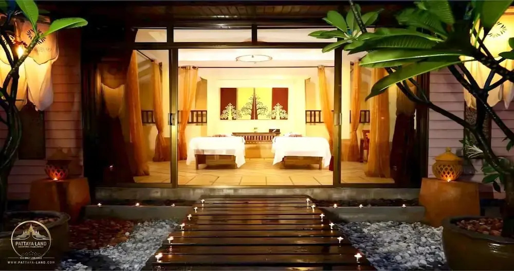 STARLAND Luxury Pool Villa Pattaya Walking Street