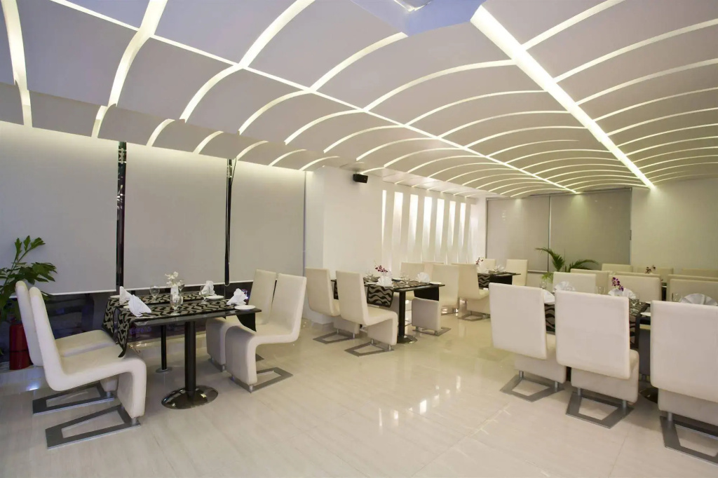 Innotel Luxury Business Hotel