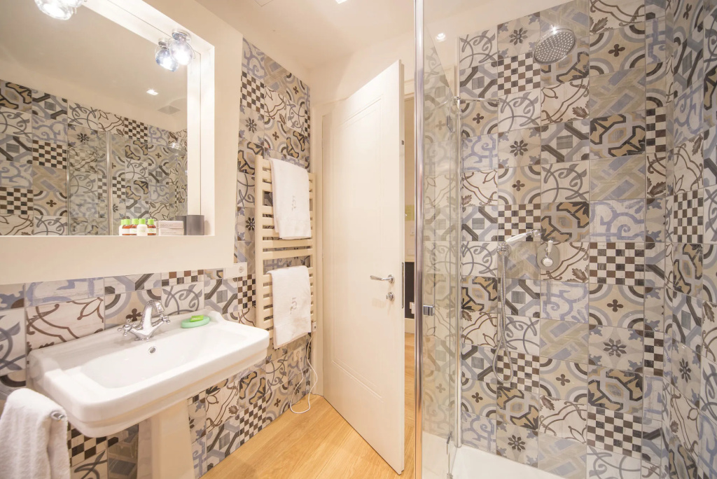 Cinque Rooms