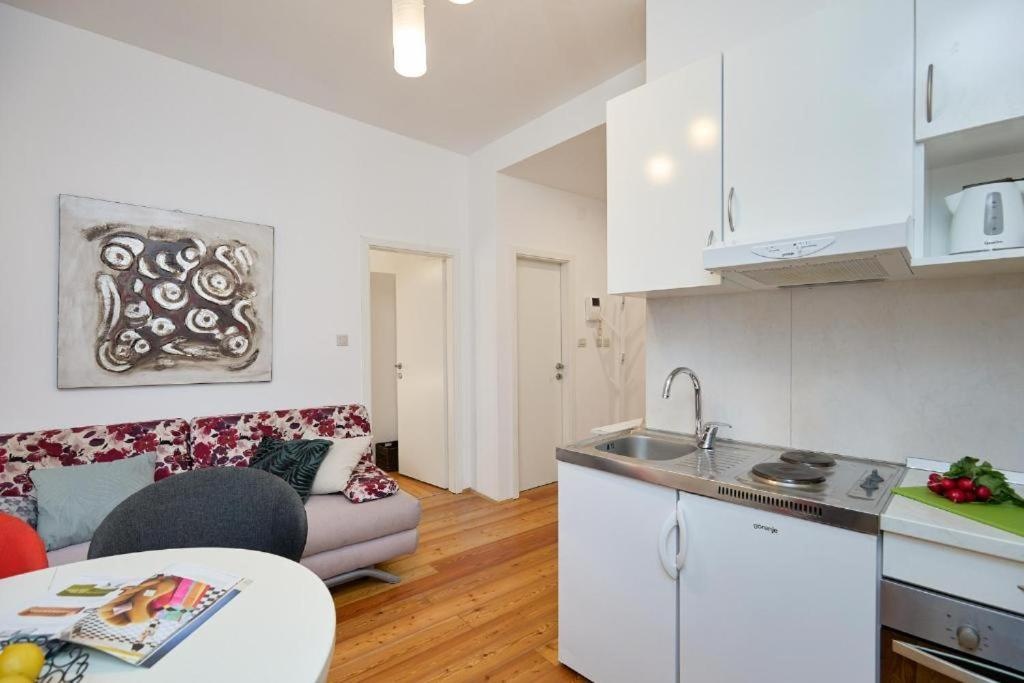 Festa Apartments & Rooms