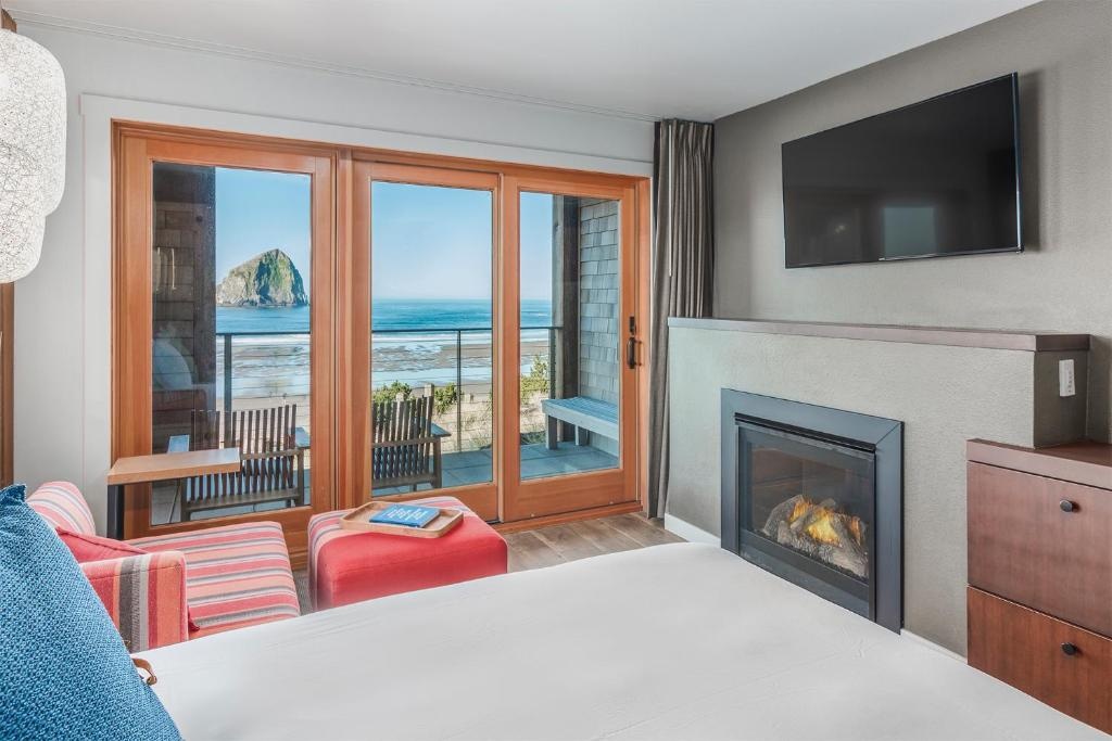 Headlands Coastal Lodge & Spa