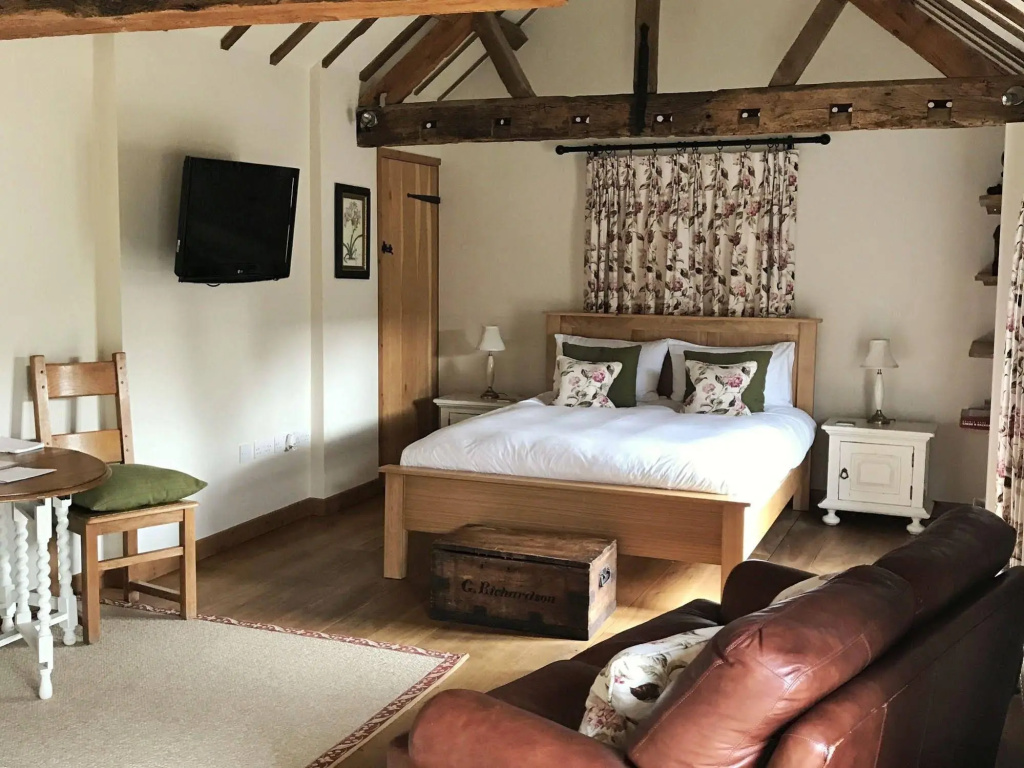 Manor Farm-MK