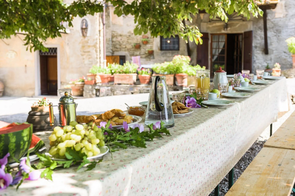House only 4 km from Cortona, sleeps 12. Private pool, AC, Wi-Fi and small gym!-Villa Pergo