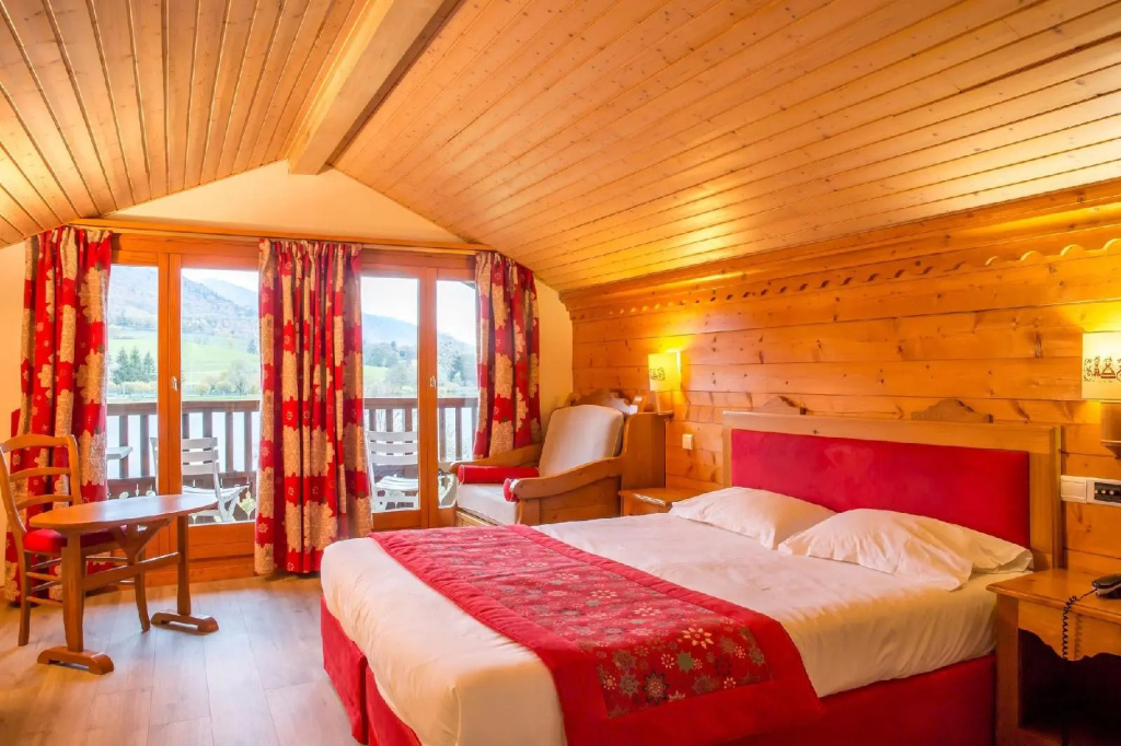 Lancolie "Chalet Du Lac"