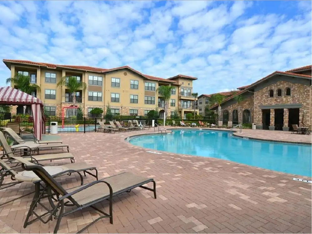 Bella Piazza 904 - 526