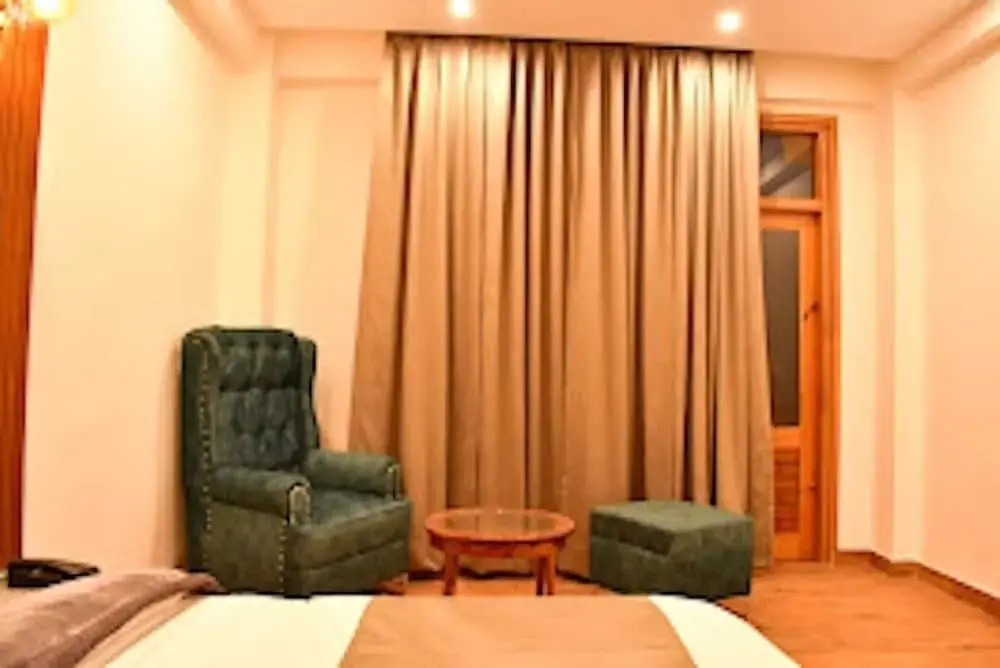 Hotel Mountain Majesty's Inn, Manāli