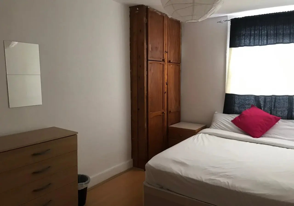 Poplar Guest House