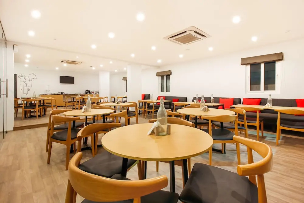 Super OYO TOWNHOUSE NEAR ESI HOSPITAL, SR NAGAR