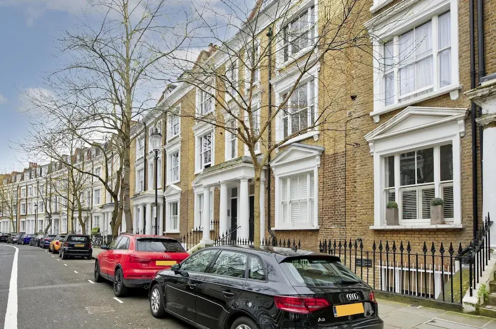 Elegant Earl s Court Flat by Underthedoormat