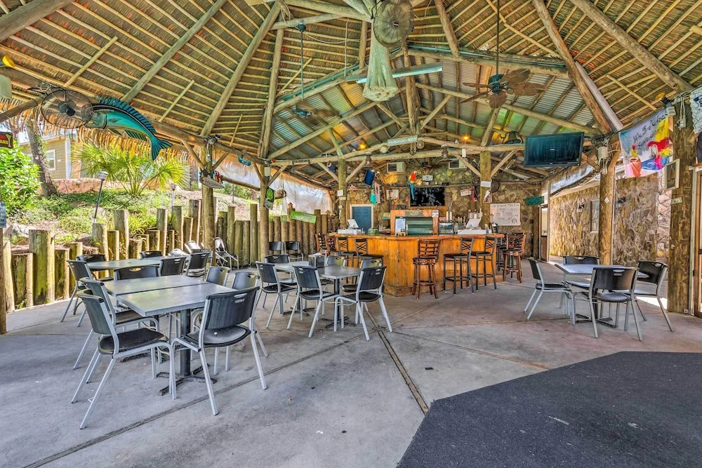Family-friendly Pensacola Home < 1 Mi to Beach!