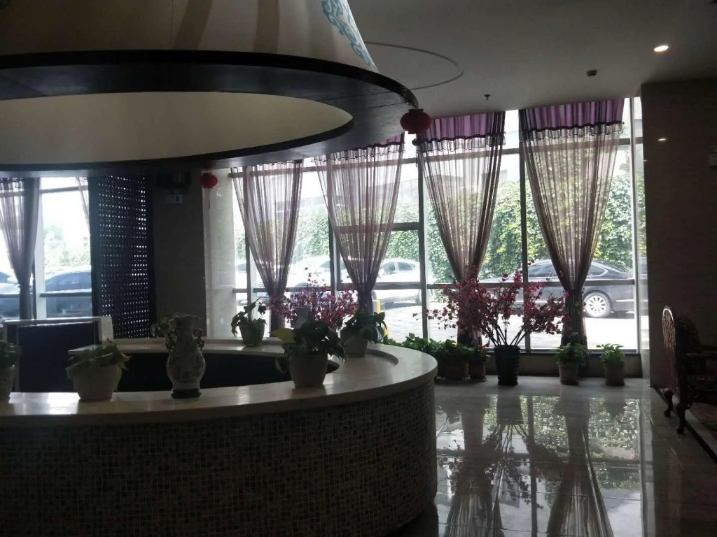 Xana Hotelle Yining Airport Road Jinwuyuan