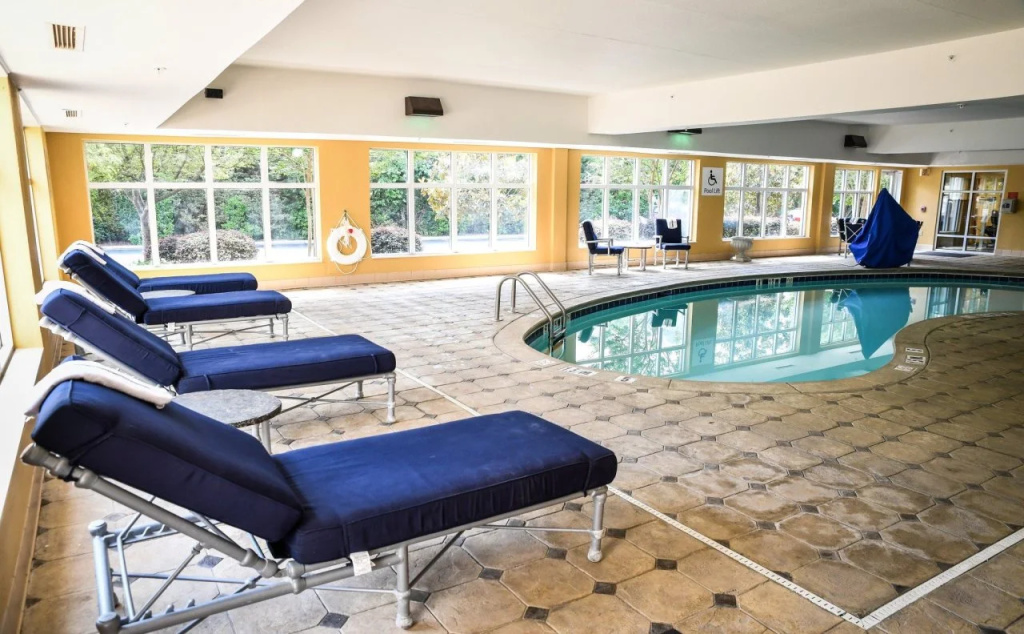 Holiday Inn Express Hotel & Suites - Concord by IHG