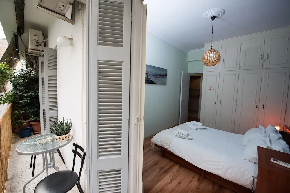 Athinian Apartment Veikou