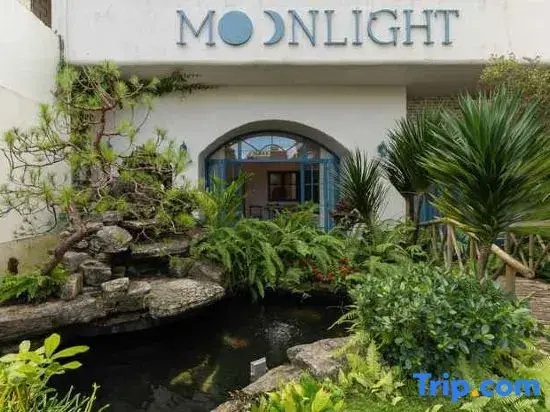 MOONLIGHT Homestay & Hotel