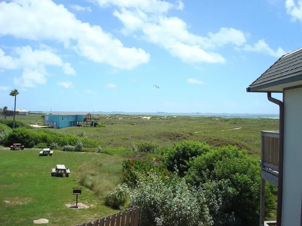 Modern Beach 106bh 2 Bedrooms 2 Bathrooms Condo