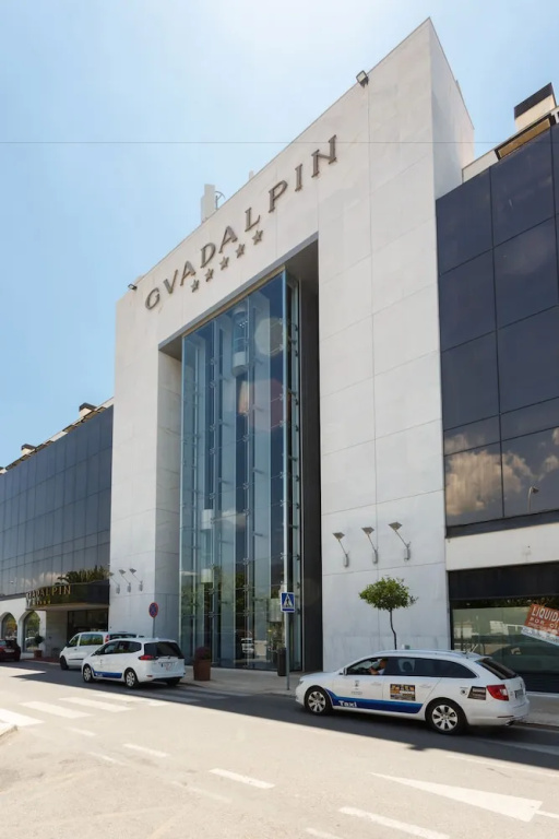 Guadalpin Suites