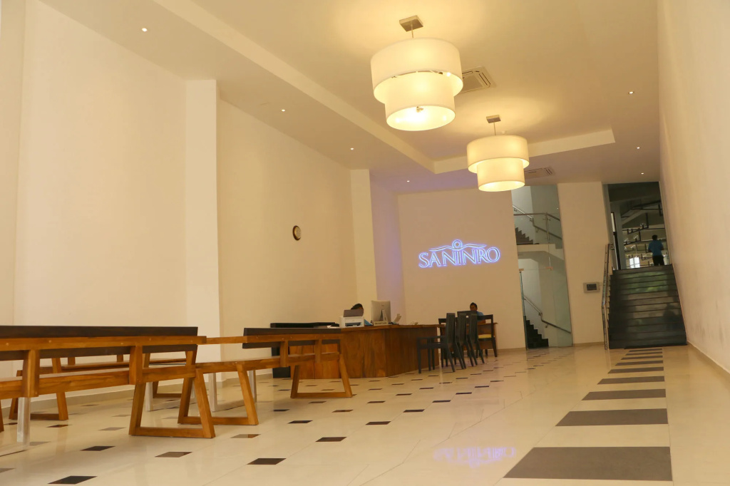 Saninro Hotel - Ragama