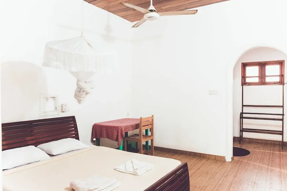 Rupa's Hotel Arugambay