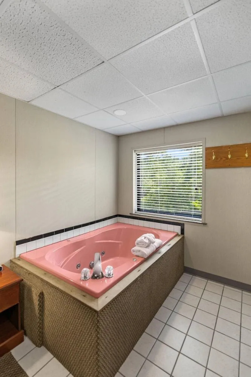 Candlewick Inn and Suites