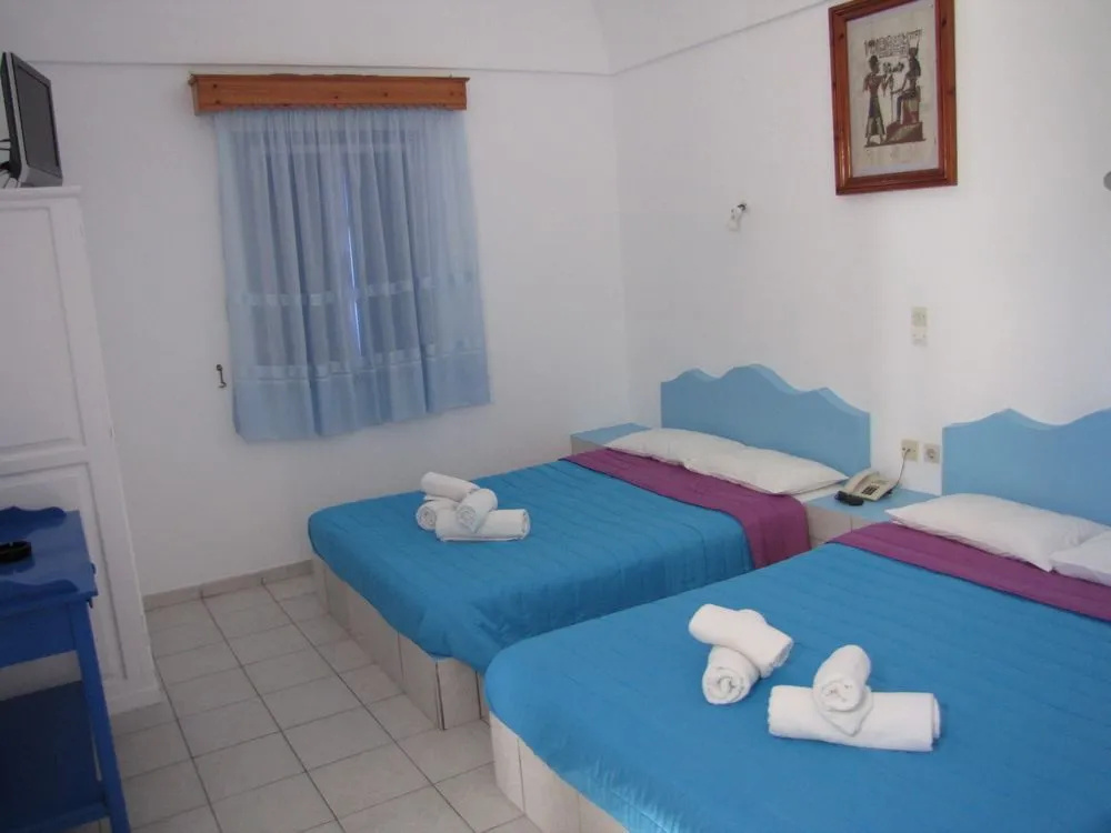 Studios Apartments Perivolos