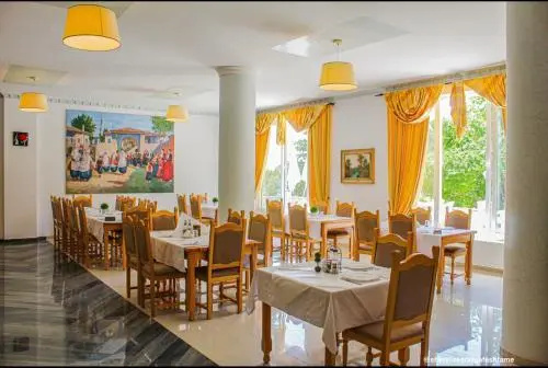 Shkreli Hotel- Camp