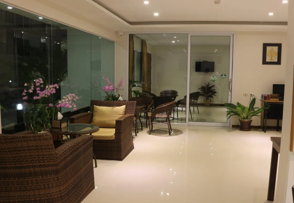 Crystal Lamai Hotel