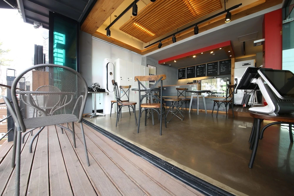 Gyeongju Bee House