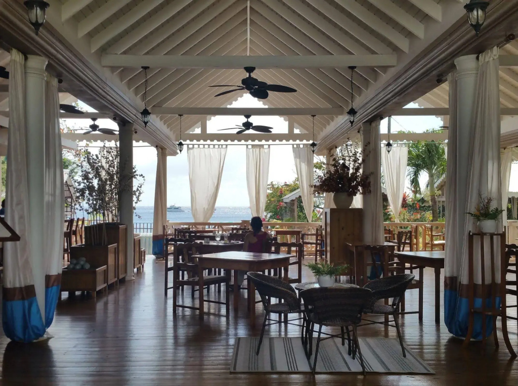 Beachcombers Hotel