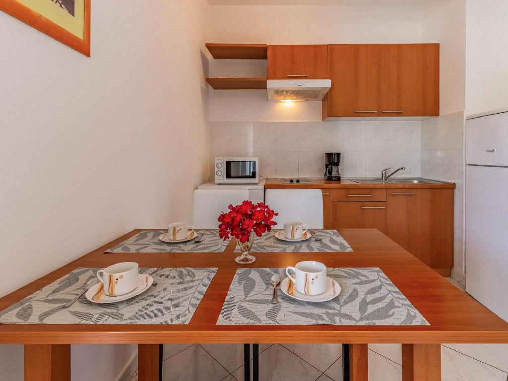 Alluring Apartment in Banjole near Beach & Island