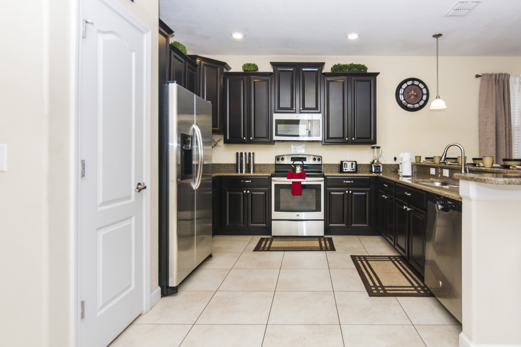 Deluxe 7Bd with Pool Close to Disney   CG 1406