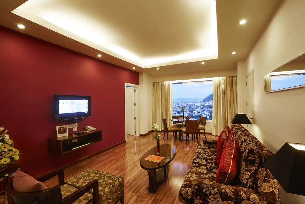 Vivanta Vijayawada, MG Road