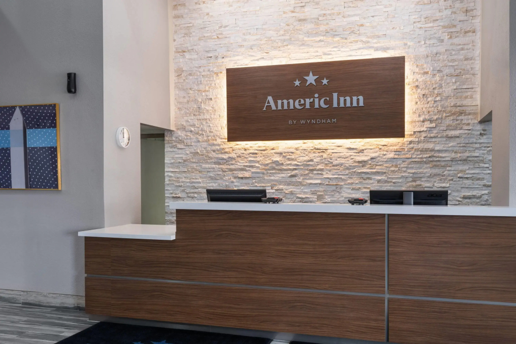 AmericInn by Wyndham Urbana Champaign University Area