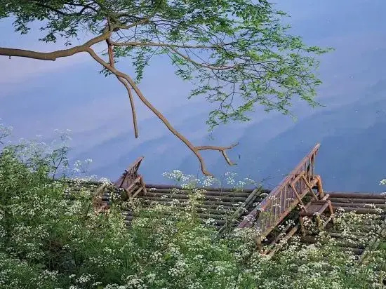Yichuan Yisu River View Senxi Hostel