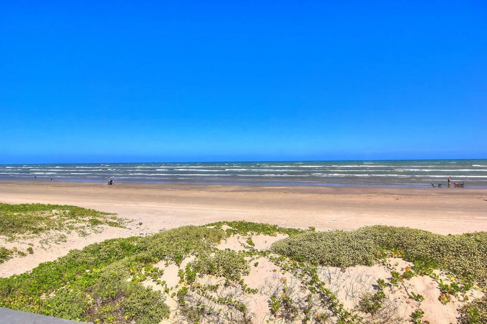 Costa Del Ray #1 2 Bedroom Condo by Redawning