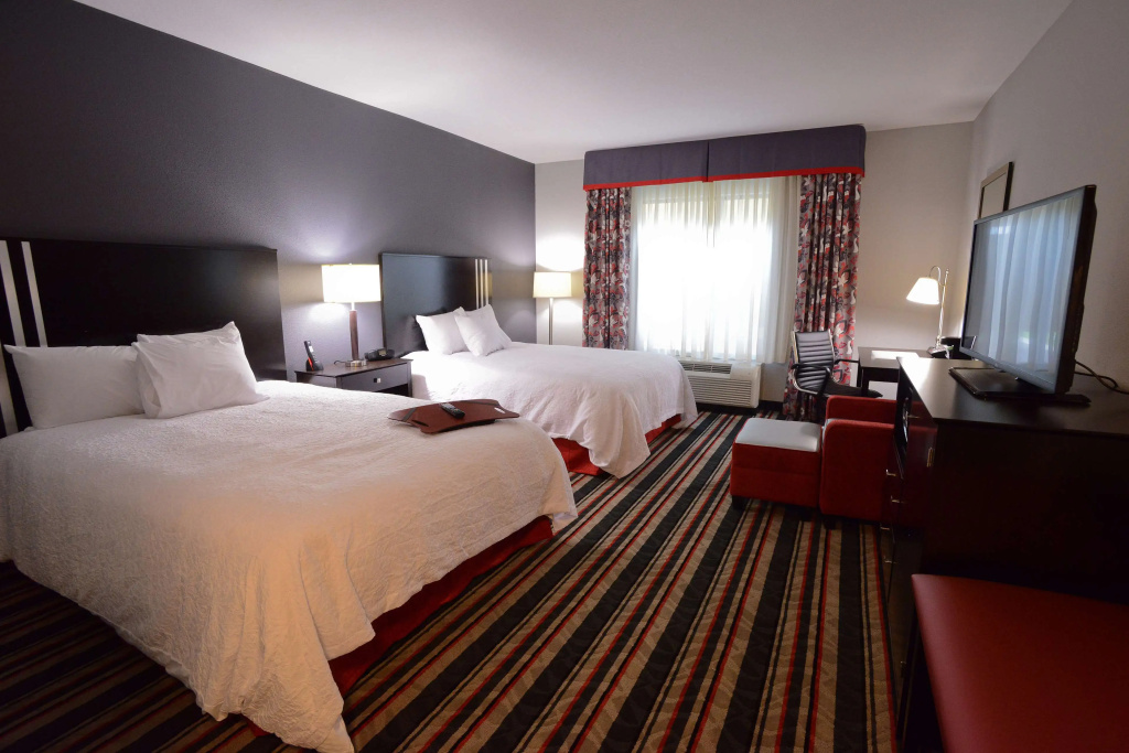Hampton Inn & Suites Albany at Albany Mall