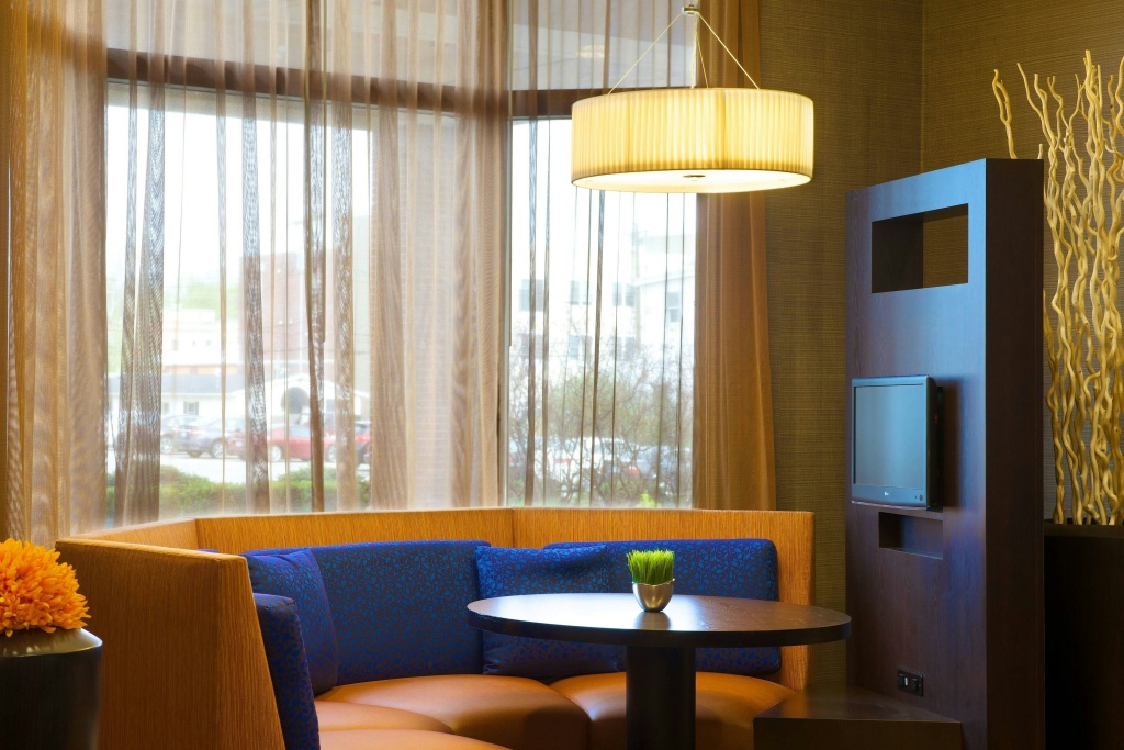 Courtyard by Marriott Bloomington